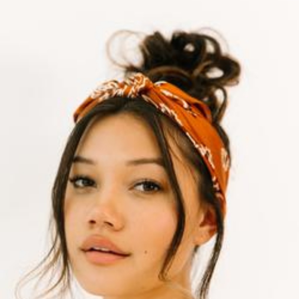 Luca + Grae Scarf 🌞 - Picture 2 of 2